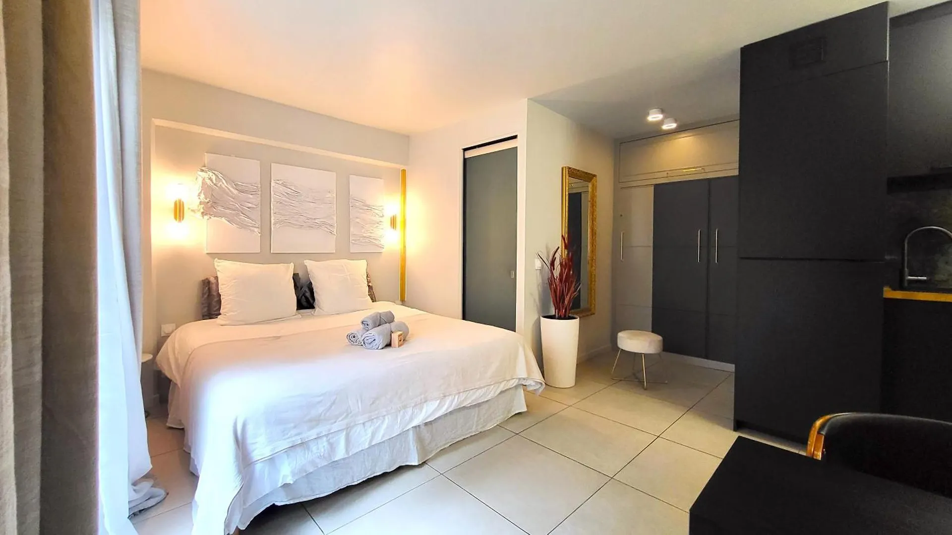La Parisienne - Spacieux Studio Avec Parking Prive Palaiseau Apartment